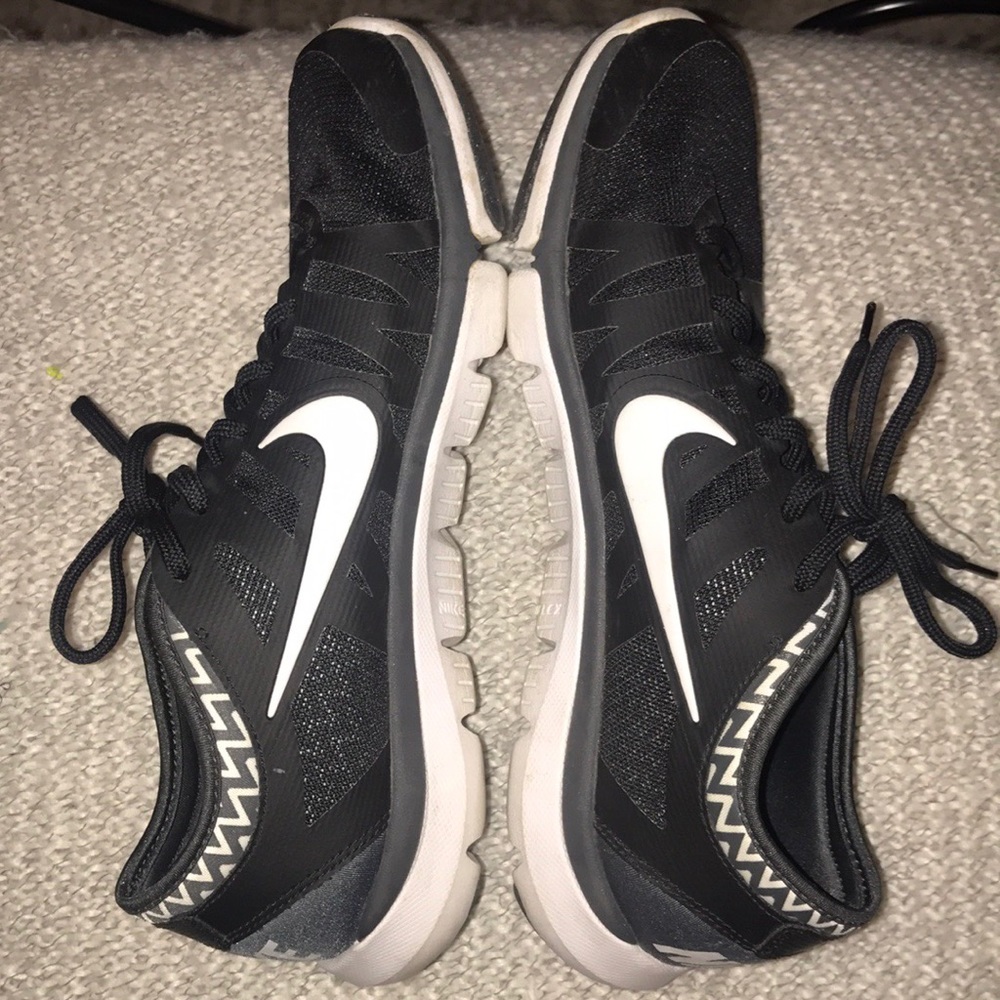 Nike flex supreme shoes